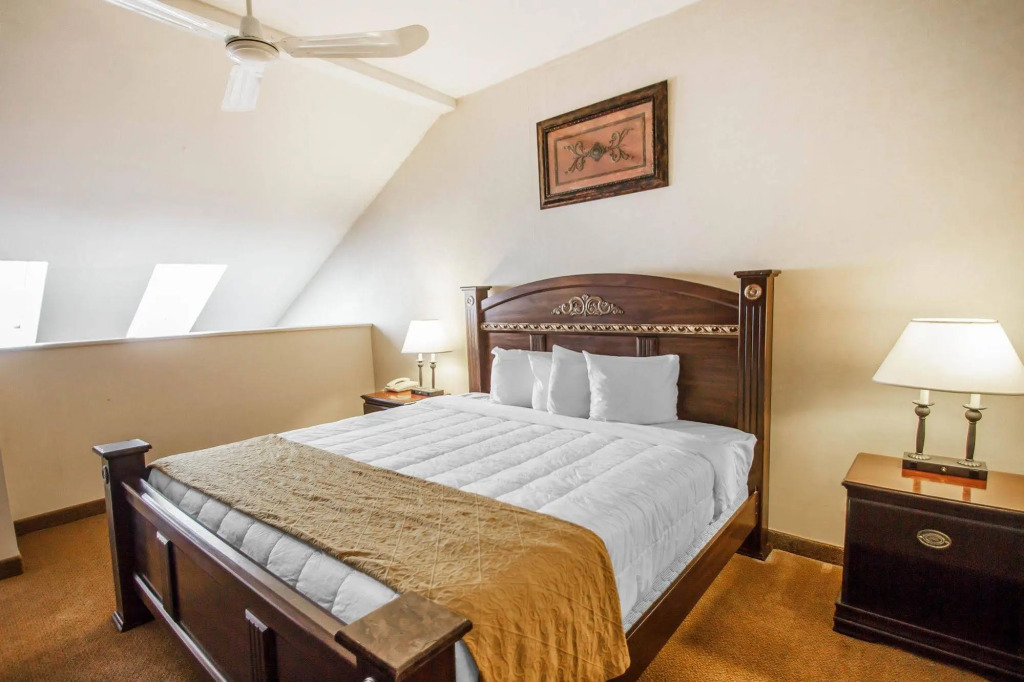 Rodeway Inn & Suites