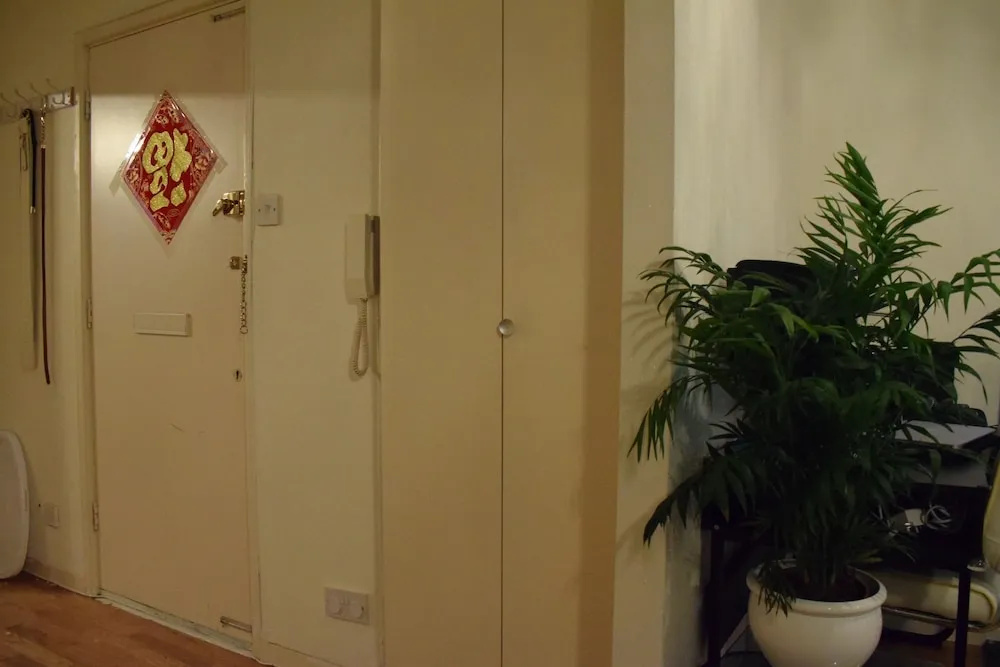 1 Bedroom Apartment With Garden in Mudchute
