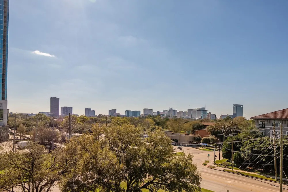FRONTDESK 5755 Hermann Park Apts Downtown Houston