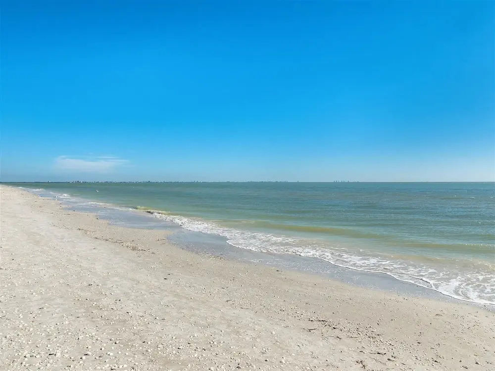 Shorewood Condos by Dream Vacation Rentals