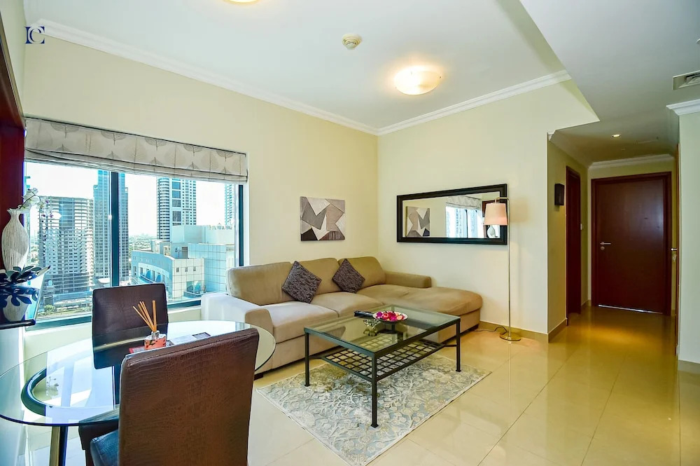 Budget 1BR Apt in Marina  -Time