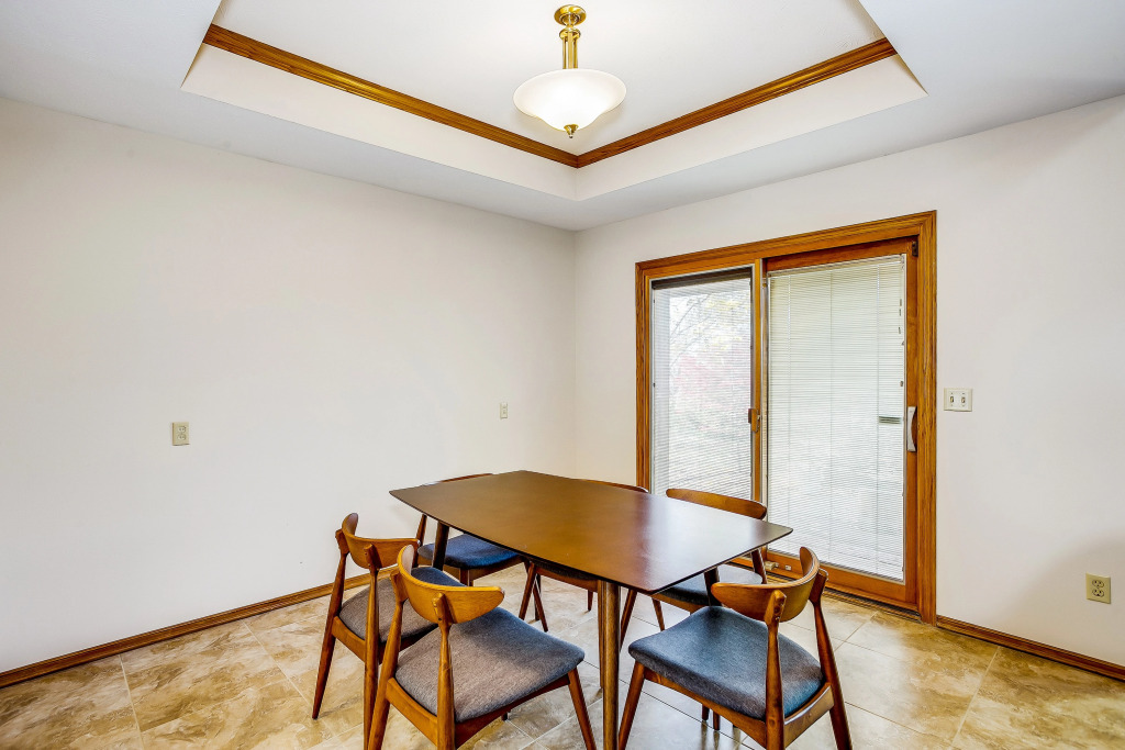 Amazing 3 bedroom House in Upscale Part of Town!