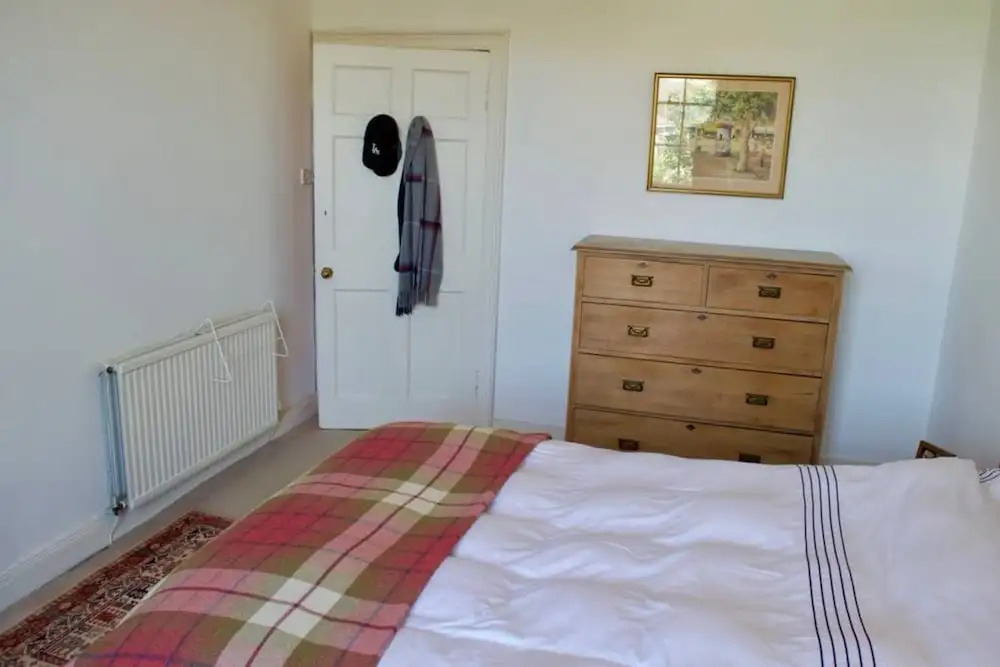 2 Bedroom Central Home With King Beds Sleeps 4