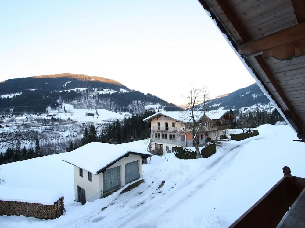 Sprawling Mansion near Ski Area in Salzburg