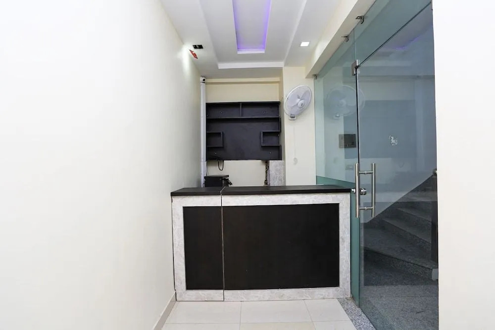 OYO 37381 Hotel The Elite Inn