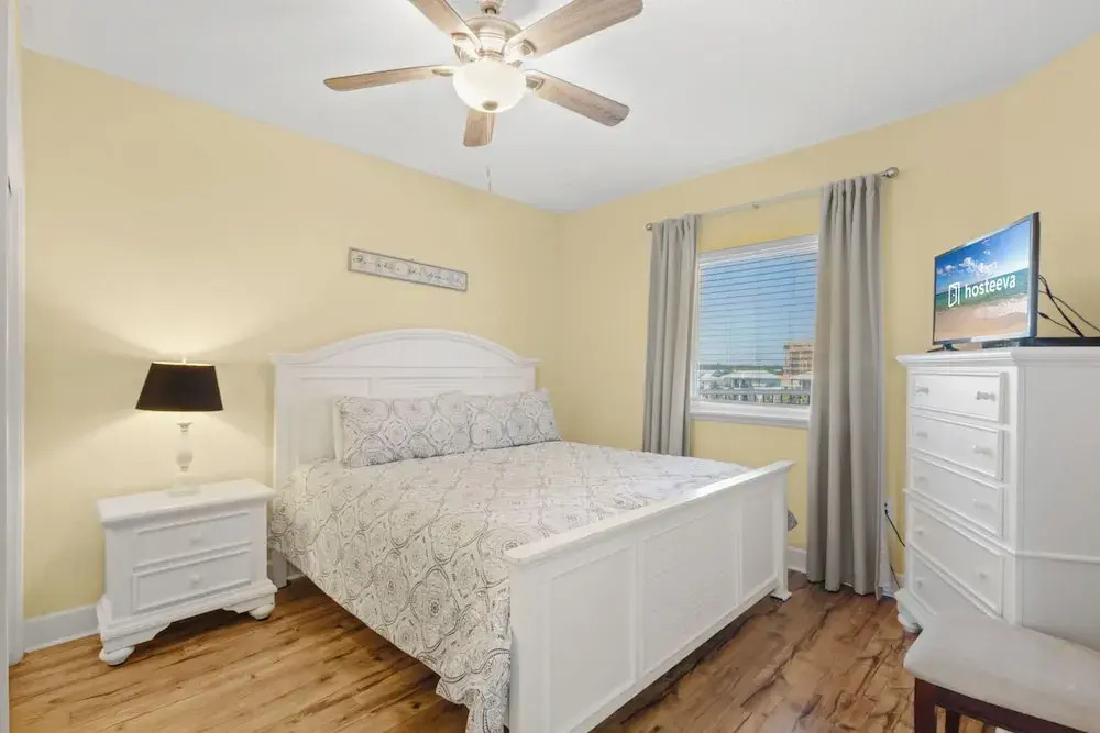Sanibel Condos by Hosteeva