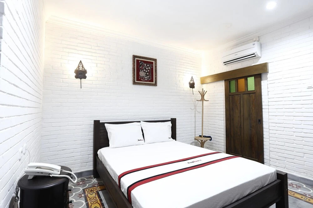 RedDoorz @ Kayen Jakal