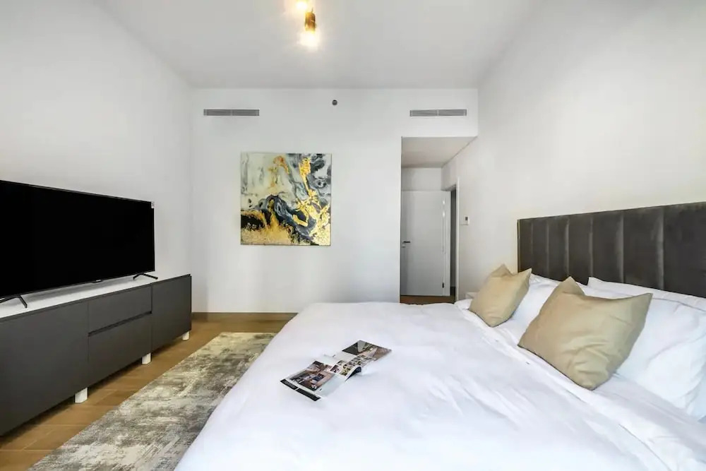 Stylish 2BR in La Rive 2