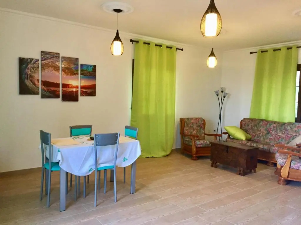 Costa Este House
