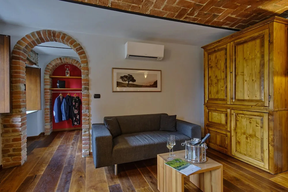 Giarvino Boutique Guest House