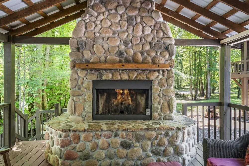 River Lodge 5 Bedroom Home by Redawning