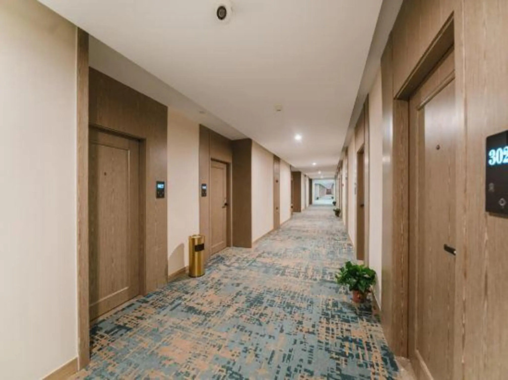 Tianjia Holiday Hotel (Nanjing Tianyin Avenue Metro Station Store)