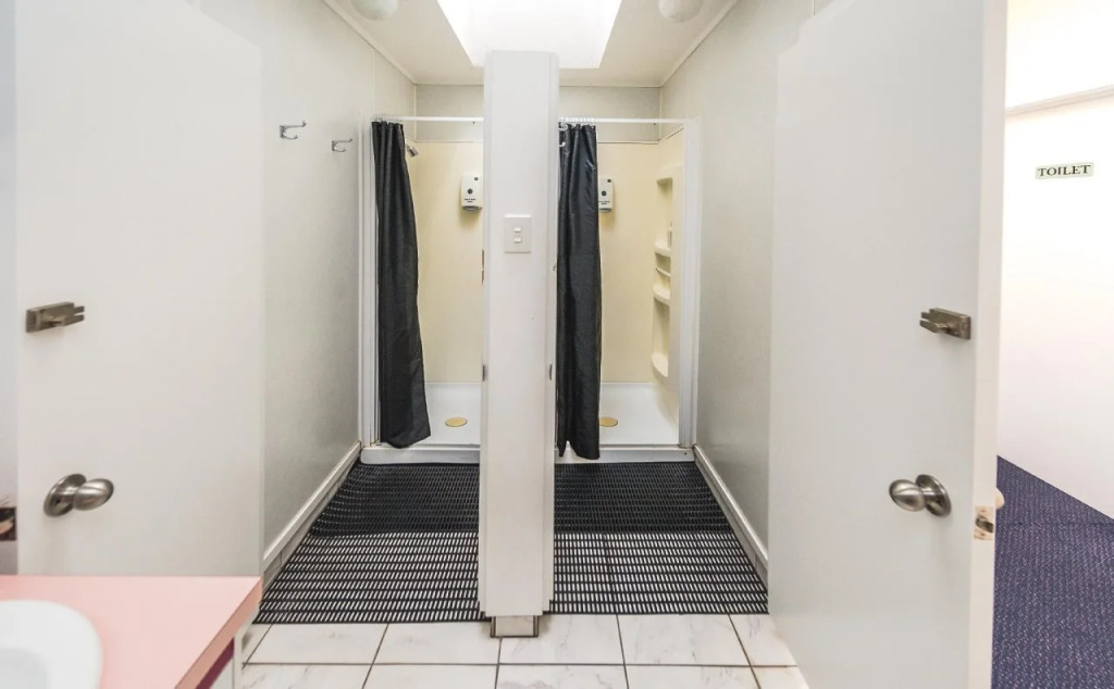 Anndion Lodge - Backpacker