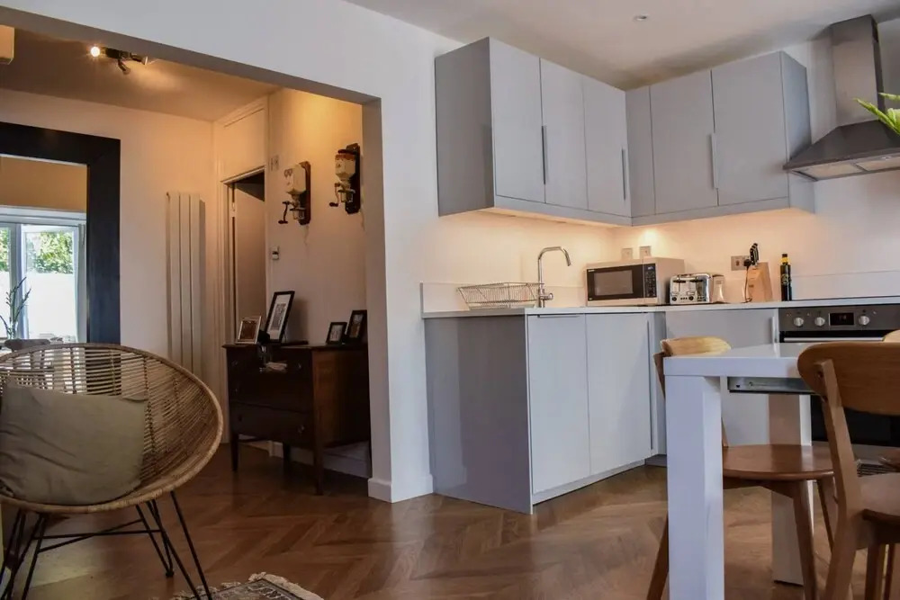 Stylish 3 Bedroom Home With Roof Terrace