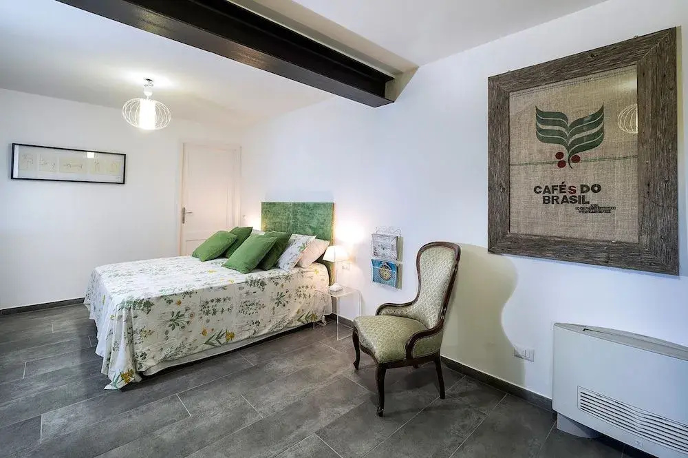 Villa La Timpa - antica e maestosa villa con jacuzzi privata con una meravigliosa vista sull'Etna e sul mare