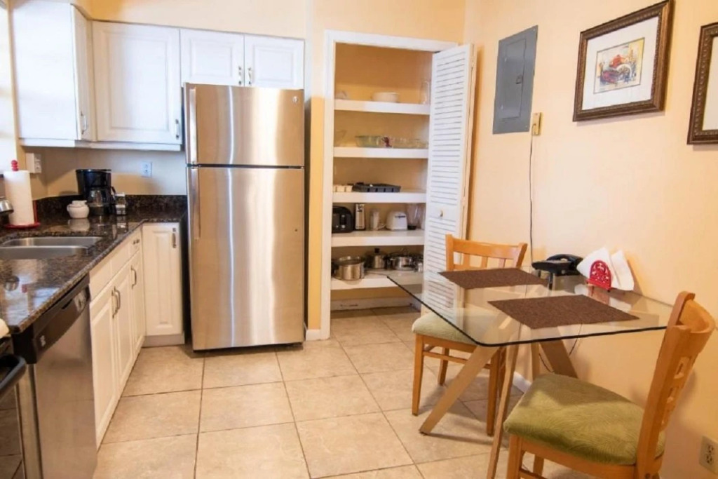 Palm Beach Waterfront Suites