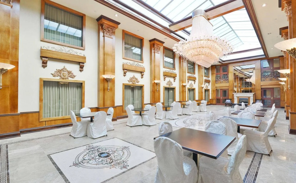 Woodbine Hotel & Suites