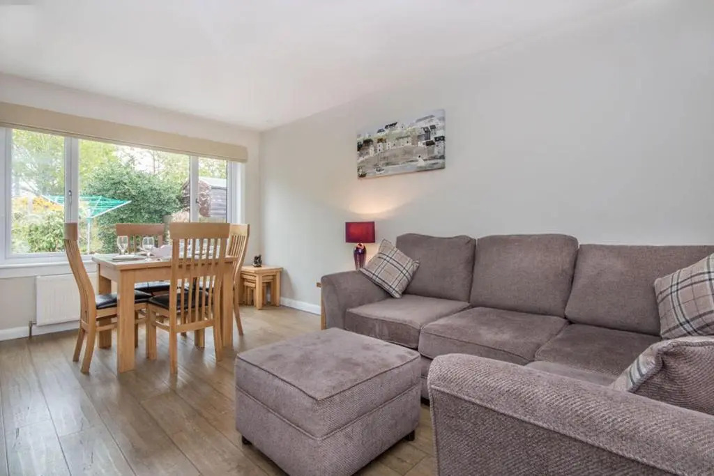 58 Moray Park