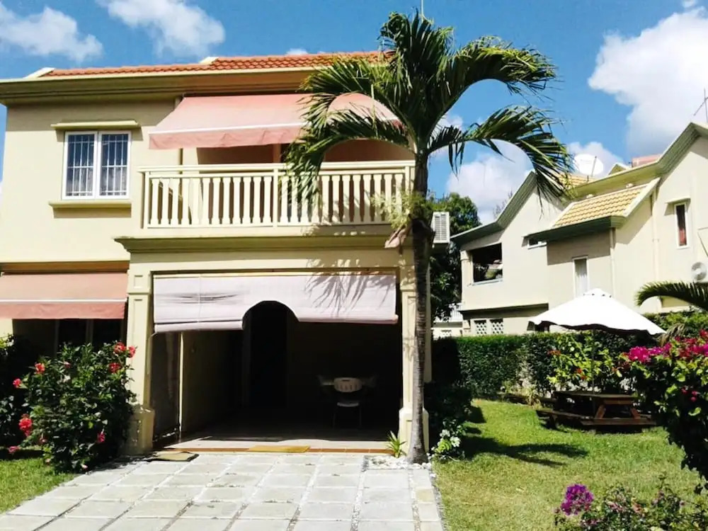 House With 4 Bedrooms in Flic en Flac, With Pool Access, Enclosed Gard