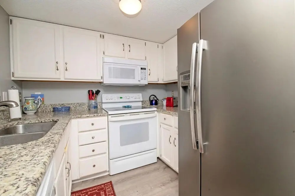 5112 Near Ocean 1st Floor SE