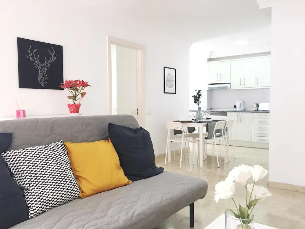 Sagasta Beach Apartment V by Canary365