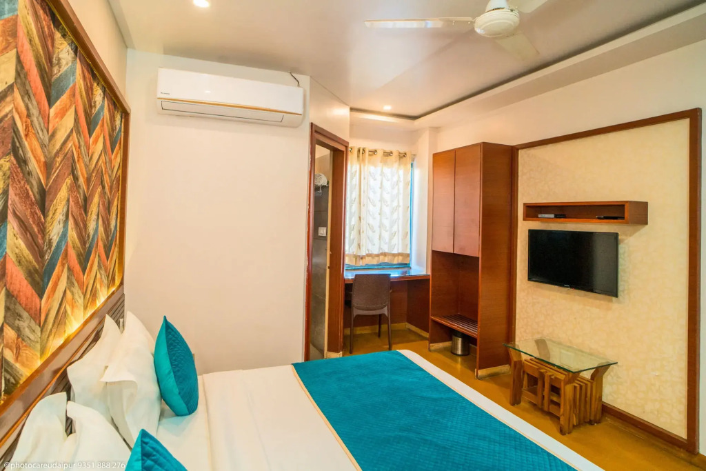 Uddhav Vilas A Family Hotel