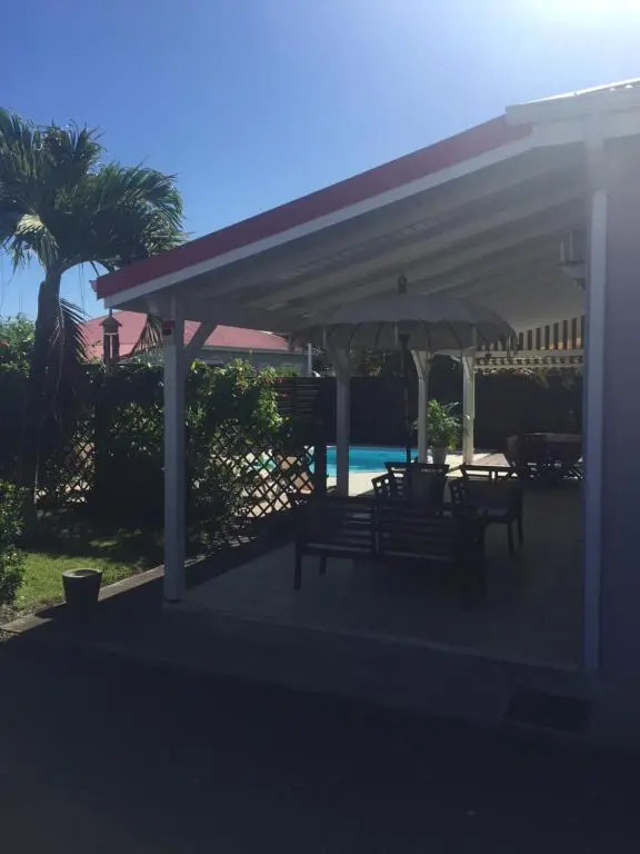 Villa de charme avec piscine residence securisee
