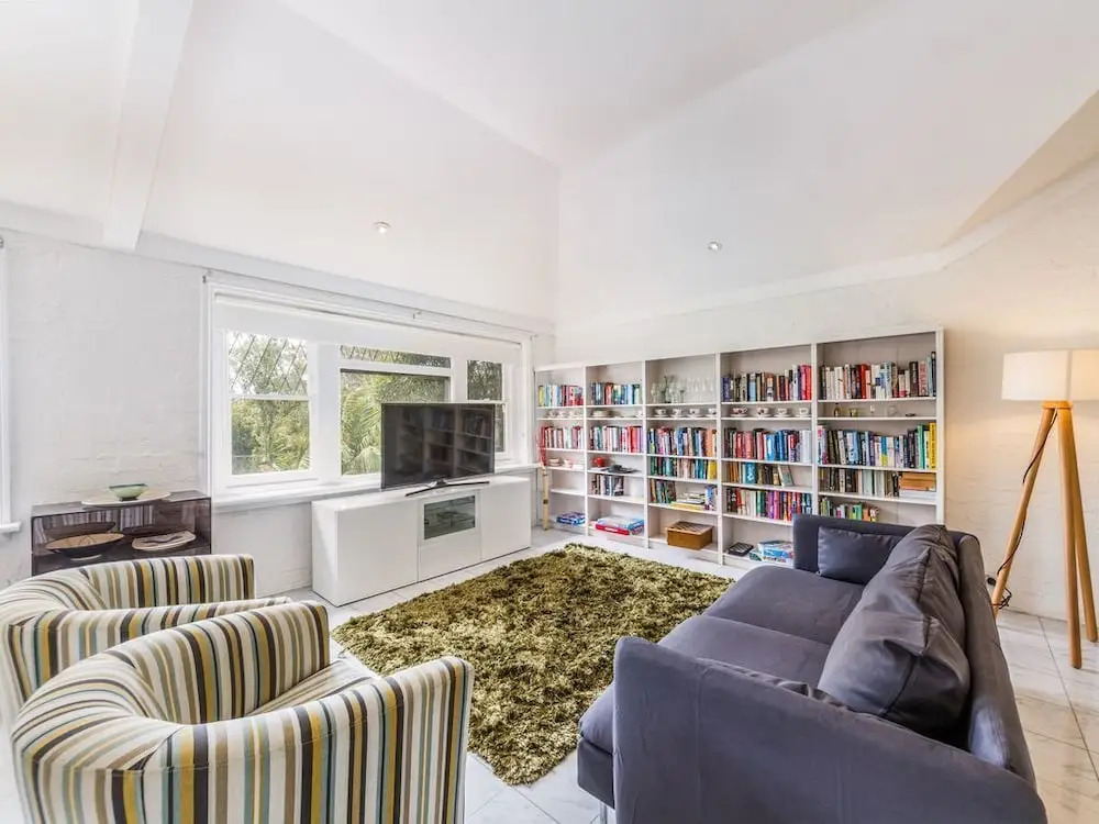 Spoilt for Choice 2-bed/2-bath + Free Parking
