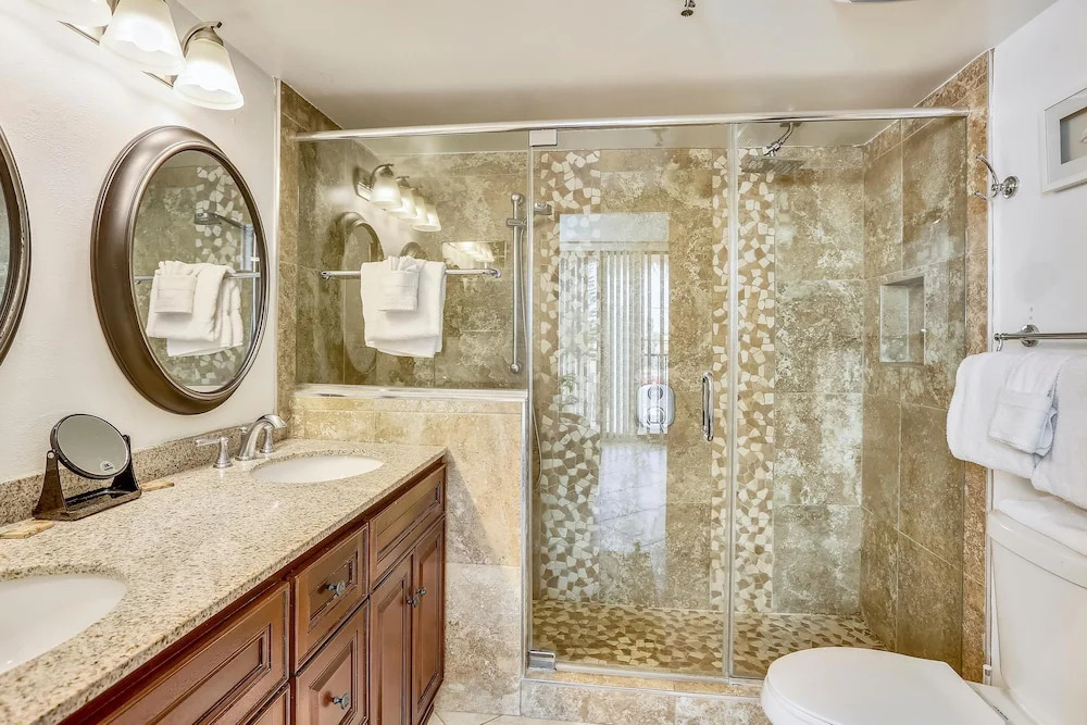 Trillium 1A South Corner/amazing Remodel/stunning View!