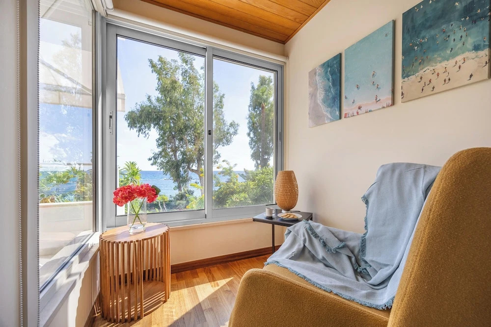 Berengaria Court - Sea Views 2bdr Apartment