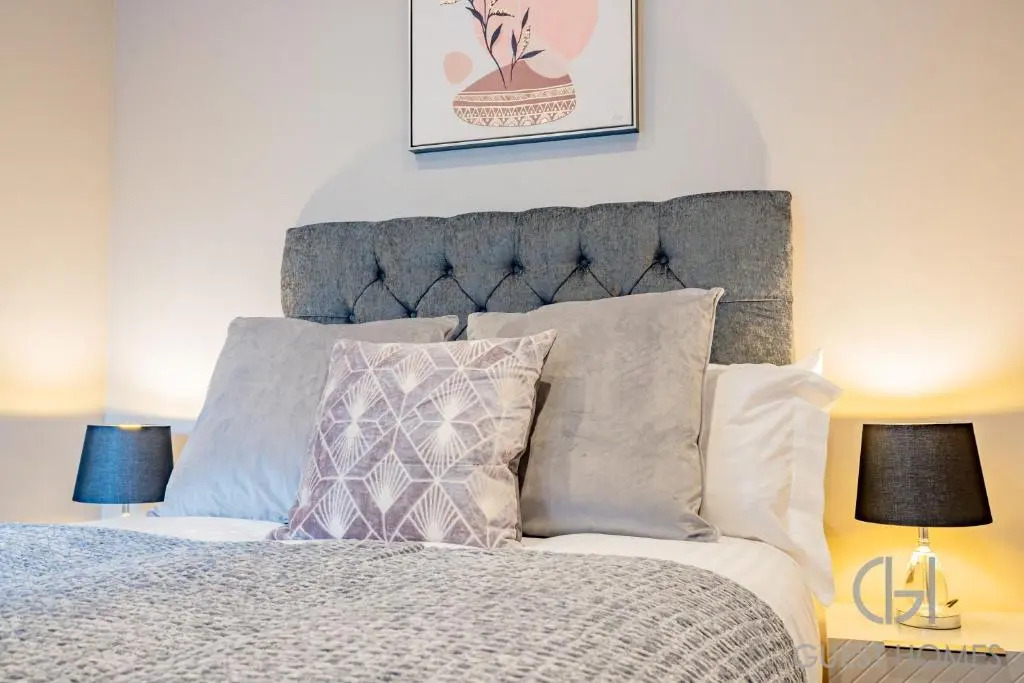Worcester 1 Bed Apartment With Private Entrance