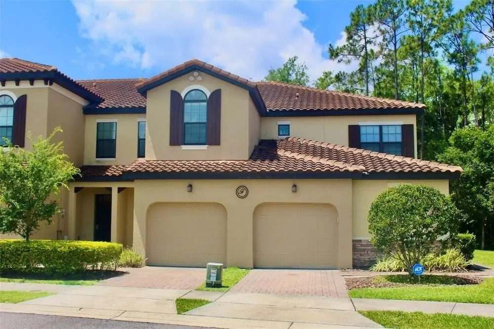 Tropical Fountains 3 Bedroom Condo by RedAwning