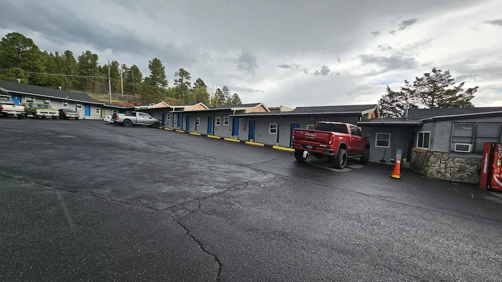 Travelers Inn