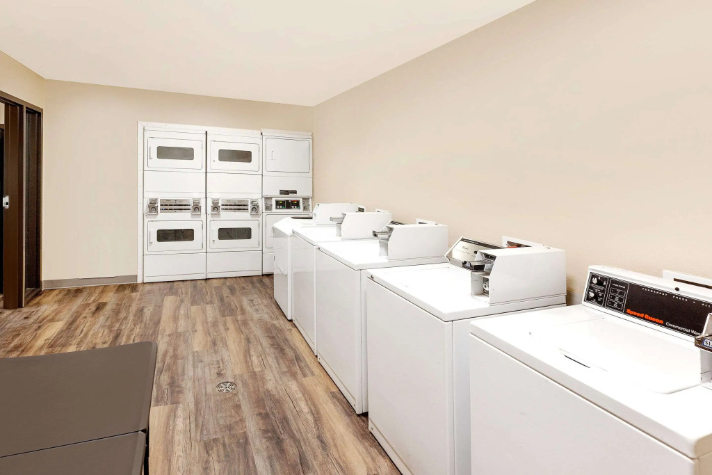 WoodSpring Suites Sioux Falls