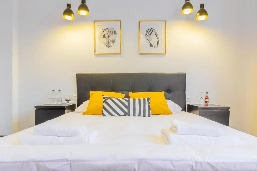 CHÂTEAU: Upscale Suites in Bucharest's Historical Center!
