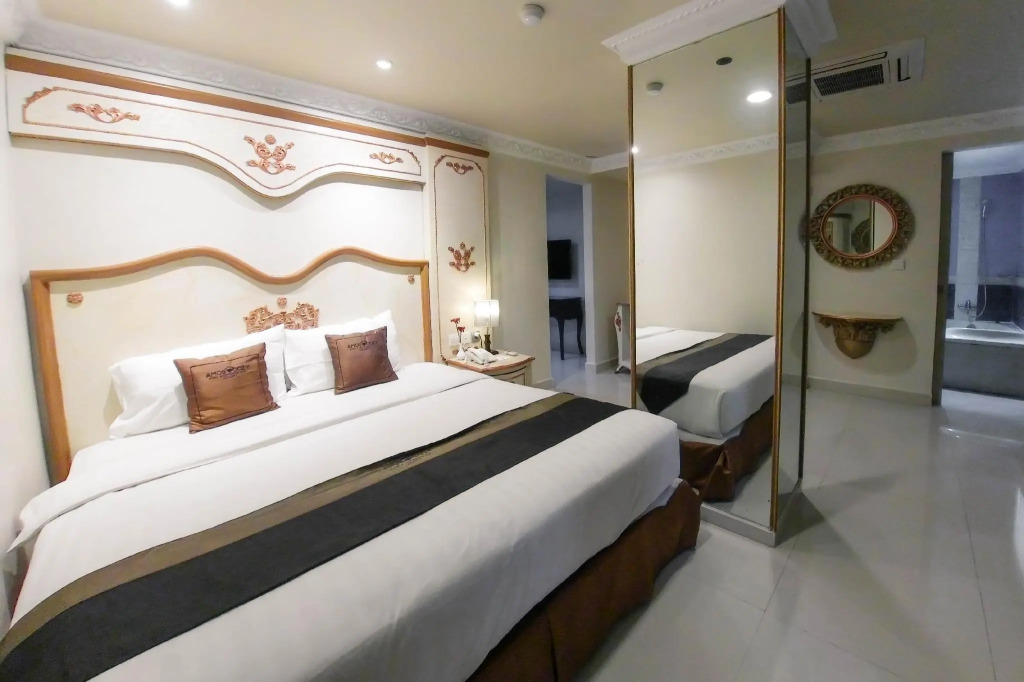 Amos Cozy Hotel & Convention Hall