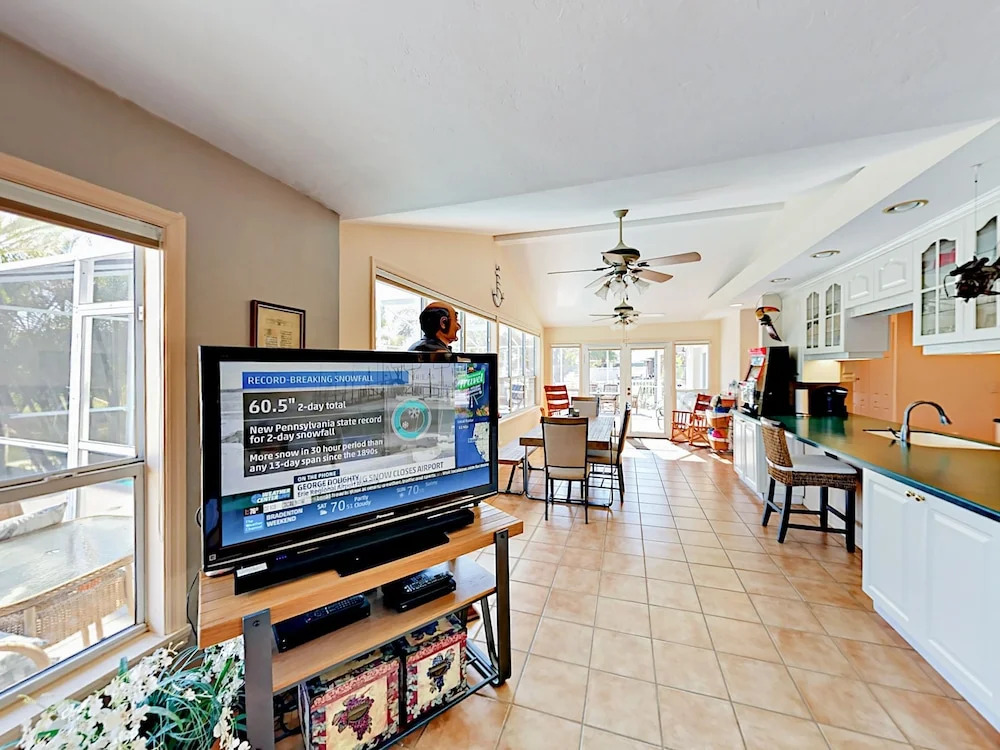 4527 Bimini Home 3 Bedrooms 2 Bathrooms Home