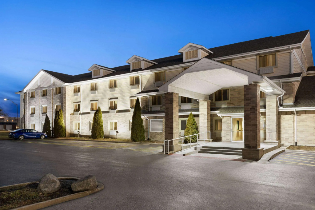 Super 8 by Wyndham Joliet
