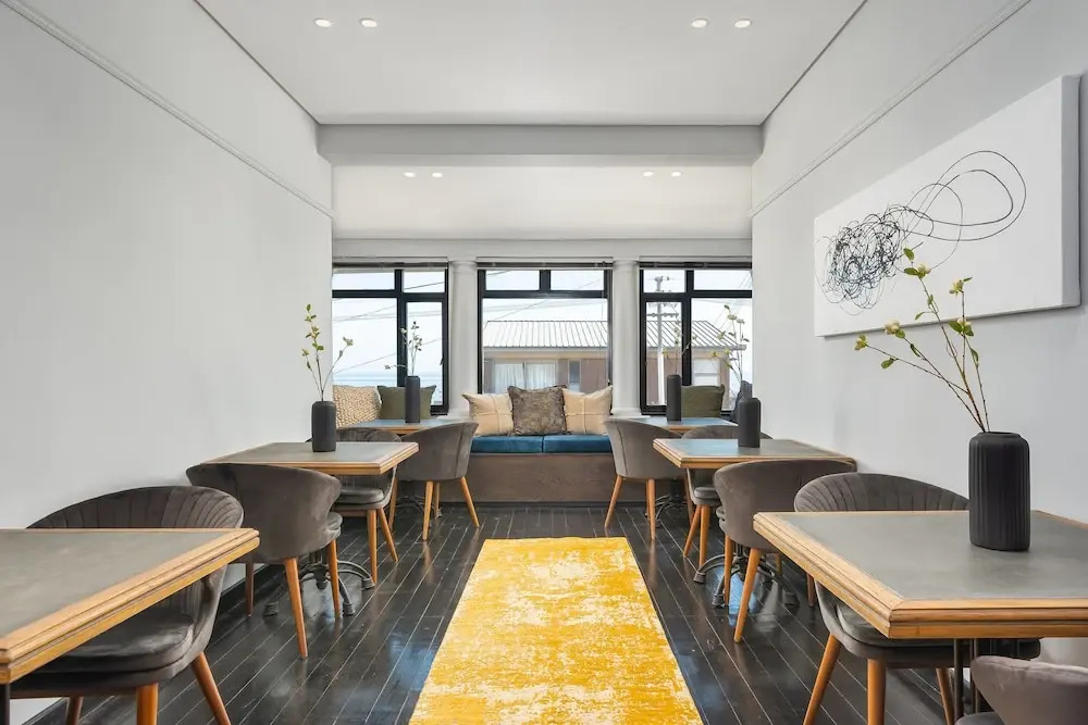 One Calais Luxury Apartments