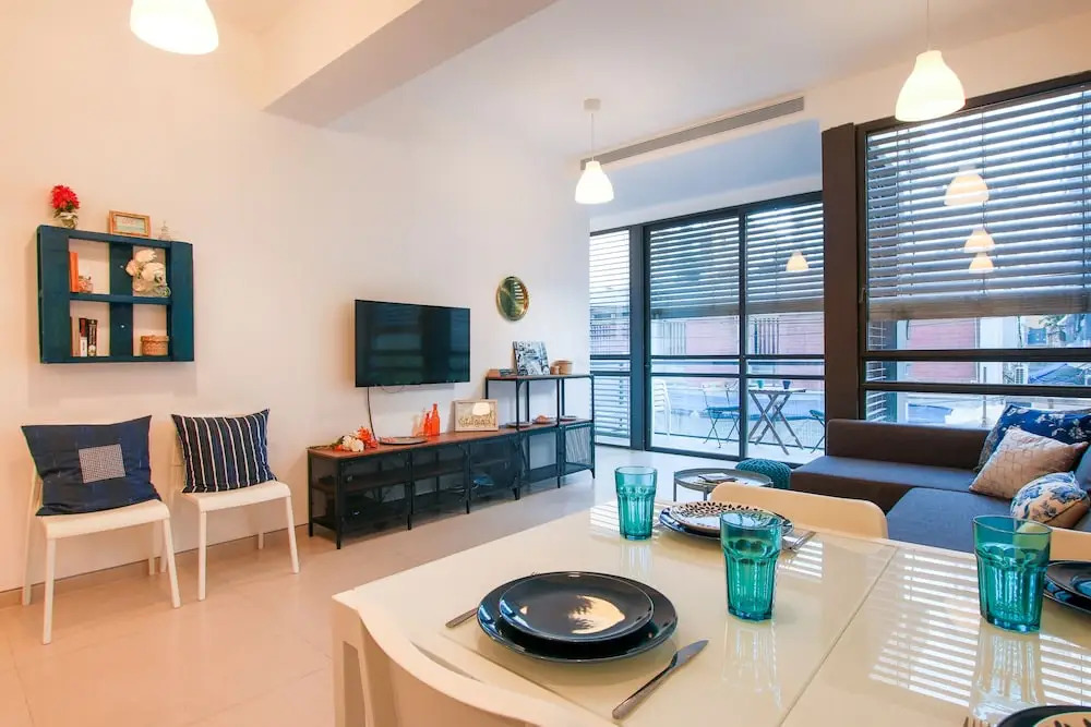 Trendy with balcony on Sheinkin by FeelHome