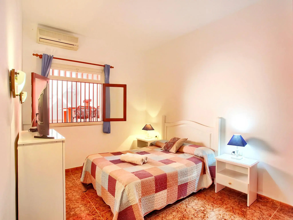 Traditional holiday home in Arico with garden