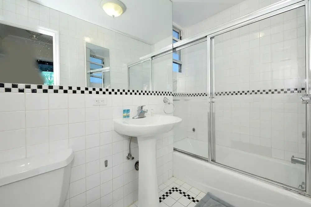 Charming 3-bedroom Apartment in Midtown West