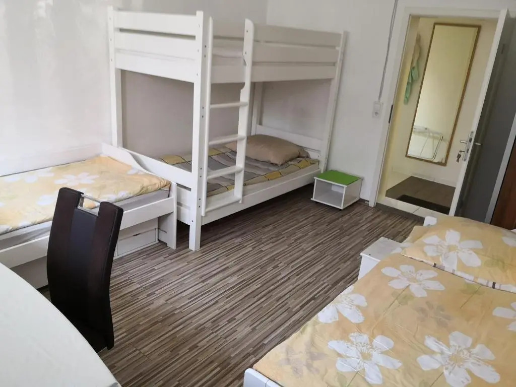 3 WG-geeignete Zimmer zur Selbstverpflegung