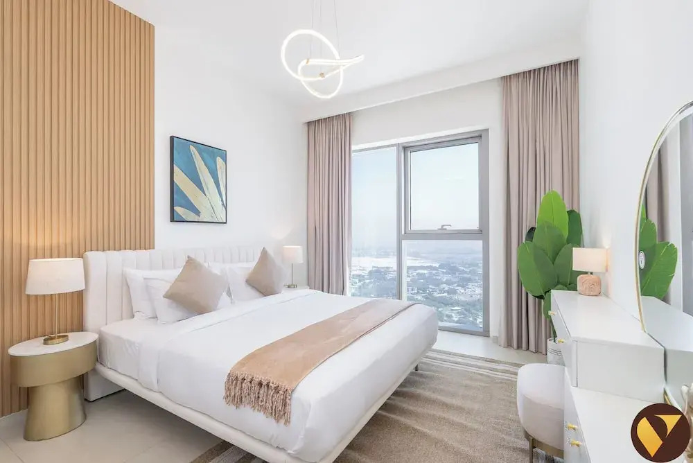 Private Room in Luxury Burj Vista Apartment Downtown with Burj Khalifa View