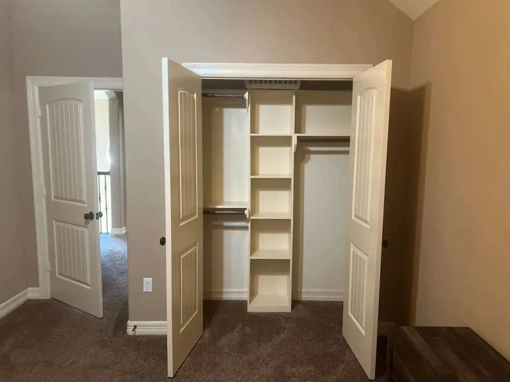 641 4 Bedrooms Luxurious Baths Open Living