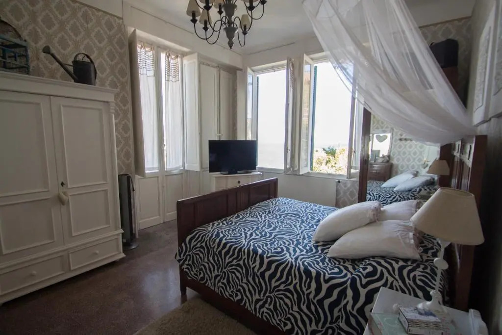 Grande appartamento in Villa con terrazza sul mare