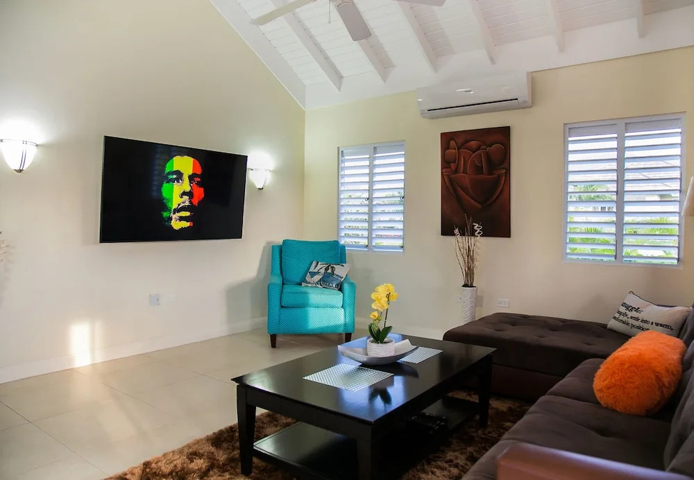 Avant Family Villa
