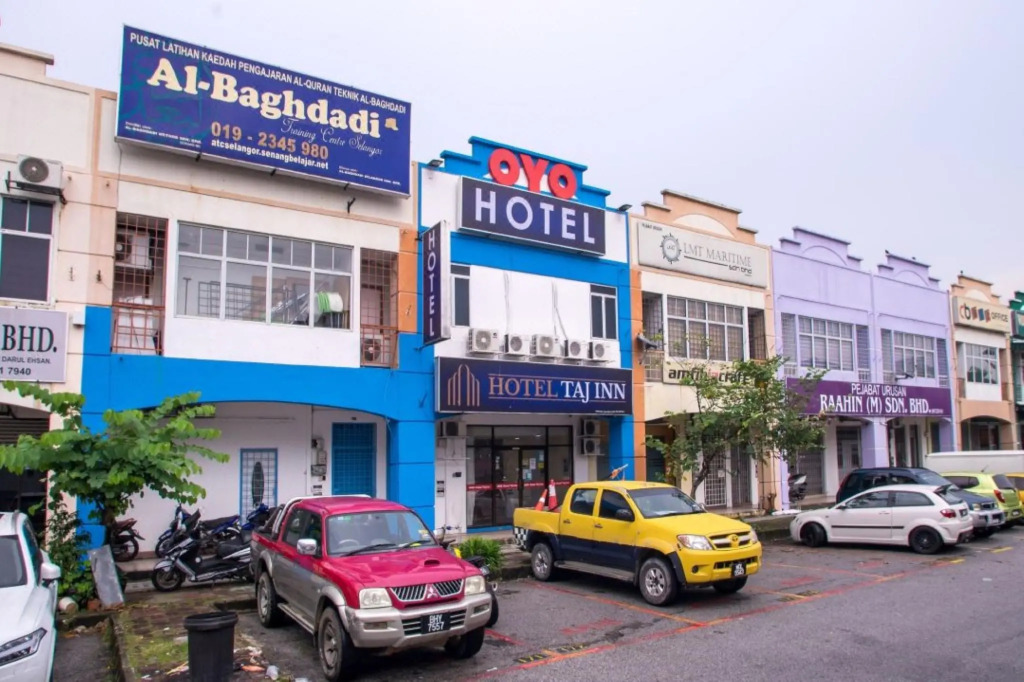 OYO 90281 Hotel Taj (Seksyen 13)