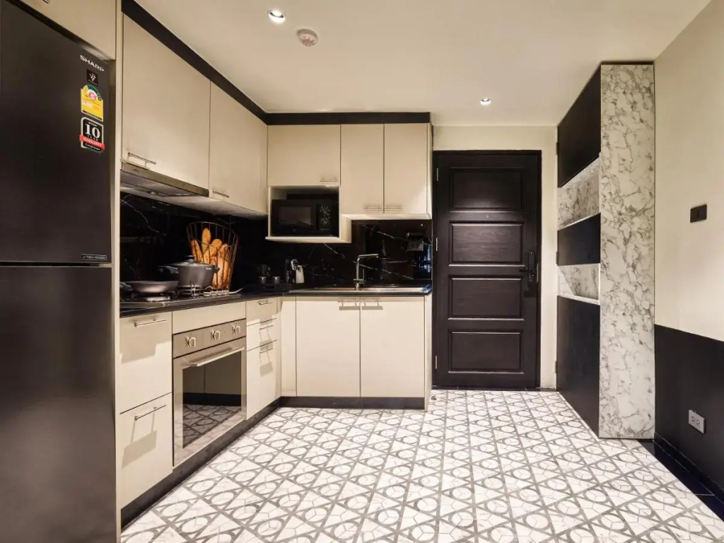 Floral Court Hotel & Residence Sukhumvit 13