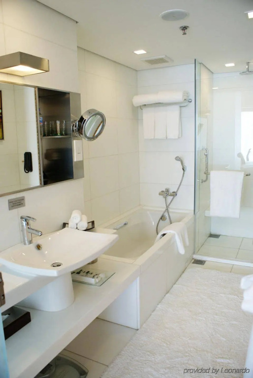 Tianjin Binhai Rezen Hotel